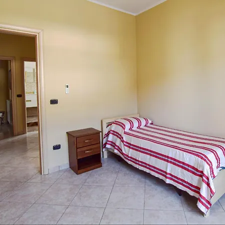 Lovely In Marina With Wifi アパート